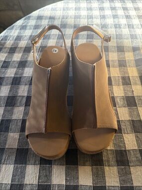 Harper & Wells Tan Slingback Wedge Sandals size 10 NWT